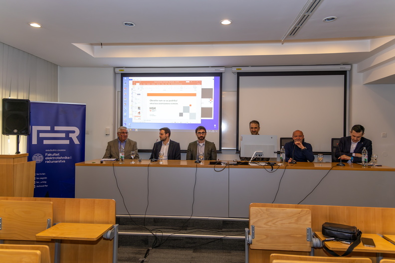 Izvješće i zaključci okruglog stola „Digitalna transformacija: hrvatska iskustva“